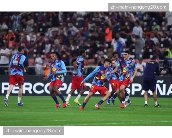 皇马公布对阵巴萨的国家德比大名单，库尔图瓦伤愈回归