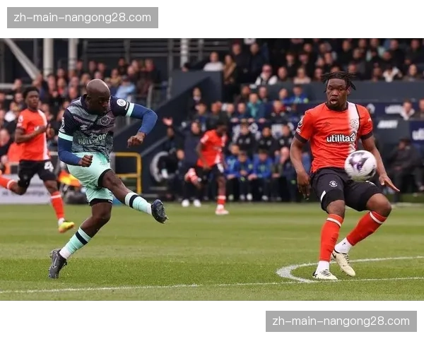 青年军浪潮:伯恩利、卢顿如何依靠青训球员保级 青年军浪潮:伯恩利、卢顿如何依靠青训球员保级