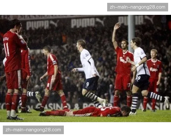 曼联2-3遭利物浦逆转,加克波补时阶段上演绝杀 曼联2-3遭利物浦逆转,加克波补时阶段上演绝杀